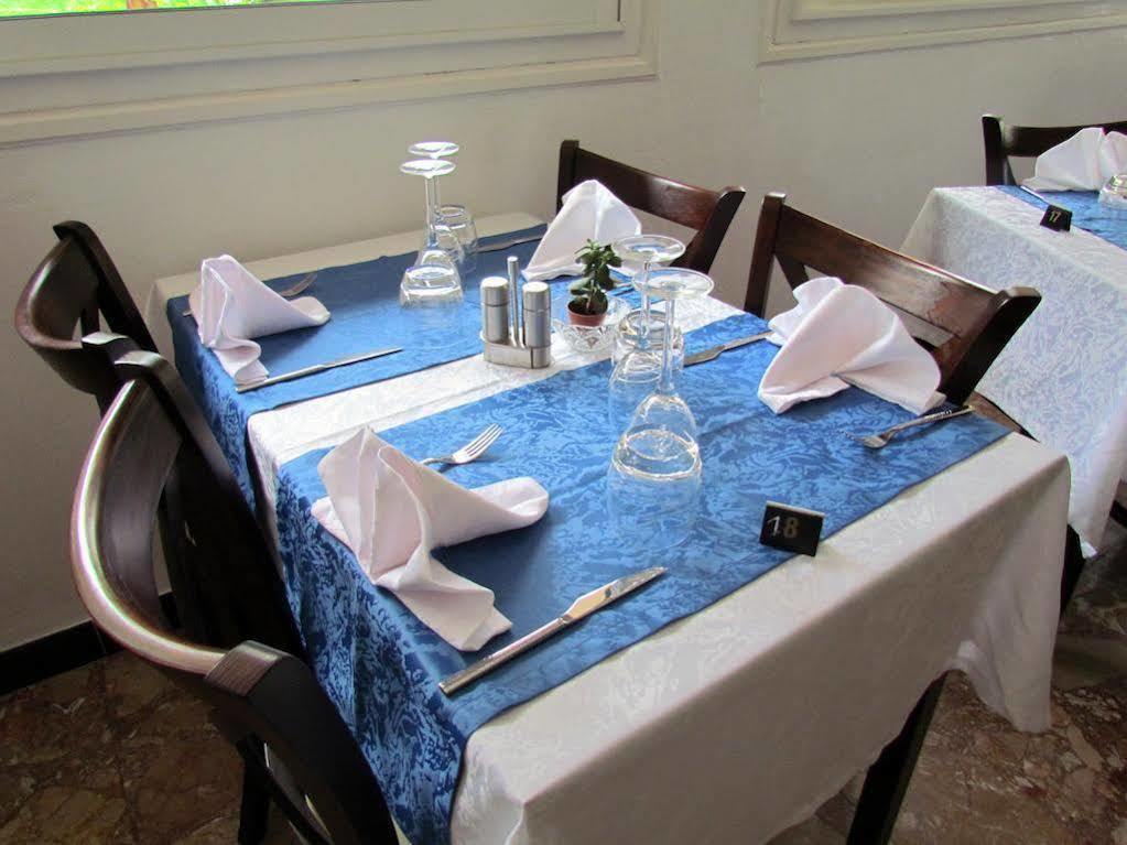 Hotel Restaurant Le Lachens La Bastide  Exterior photo